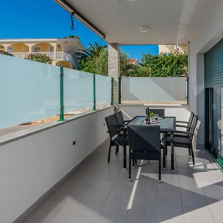 With Parking Space - Kozjak, - 23400 * ויר