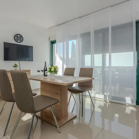 Apartman With Parking Space - Kozjak, - 23400