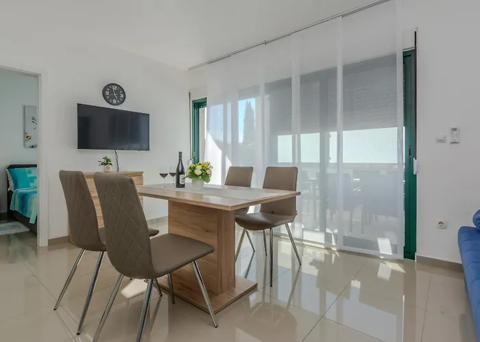 Appartement With Parking Space - Kozjak, - 23400